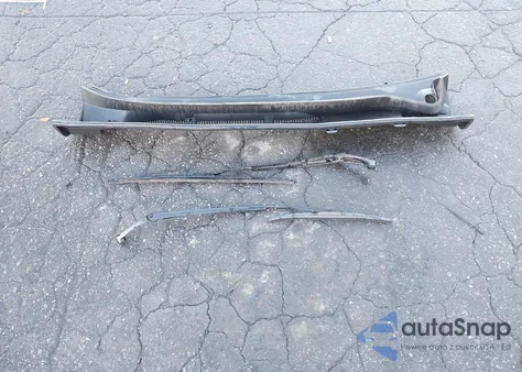 2016 Toyota Rav4 Le z USA, uszkodzony, nr VIN JTMBFREV6GJ096849